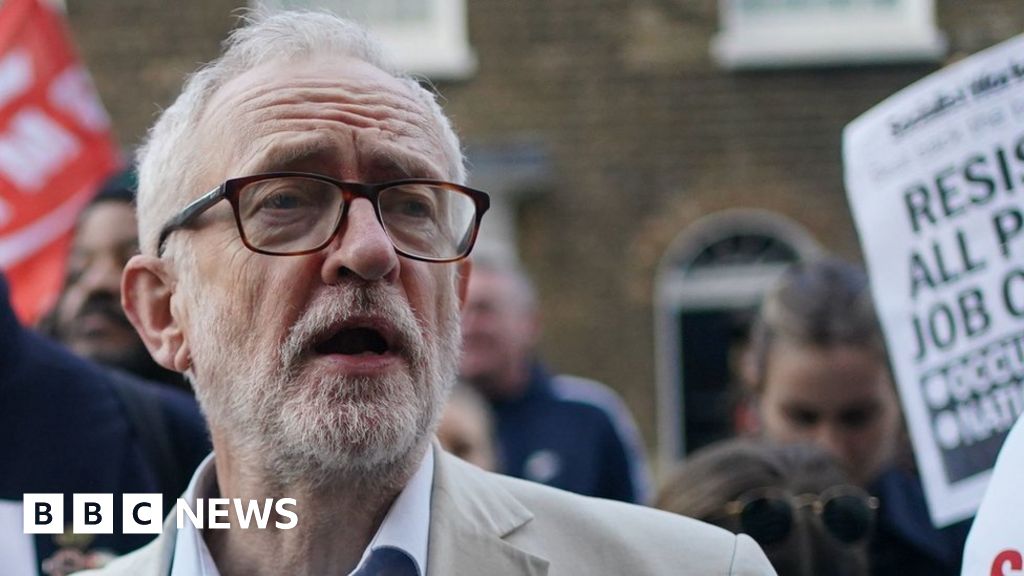 RMT leader Mick Lynch gives Jeremy Corbyn general election backing