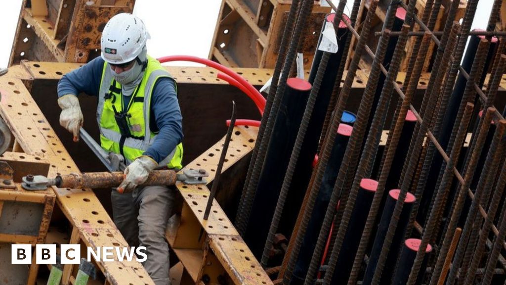 US jobs boom raises doubts about rate cuts